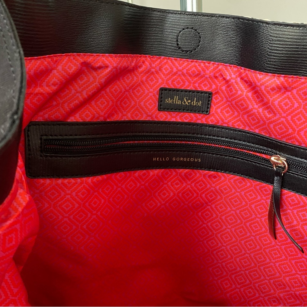 The Switch Bag in Diamond Raffia - Picture 11 of 16